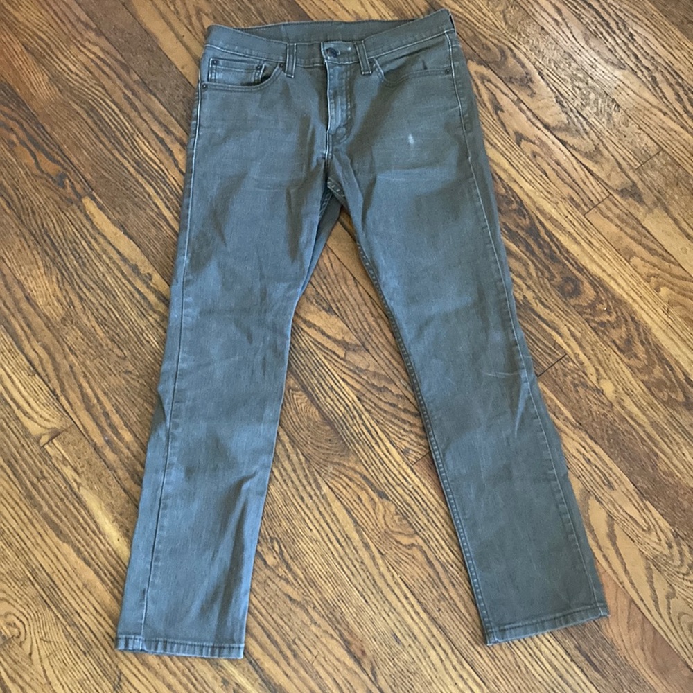Levi’s 511 31X30 in good condition. Light green/gray color.
